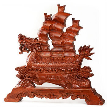 聚財(cái)納福，一帆風(fēng)順——風(fēng)水閣桃木龍船擺件的商務(wù)寓意與藝術(shù)價值